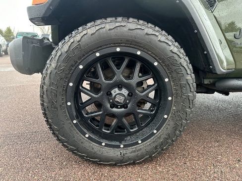 Used 2022 Jeep Gladiator Sport image 40