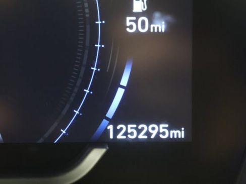 Used 2019 Hyundai Santa Fe AWD image 13