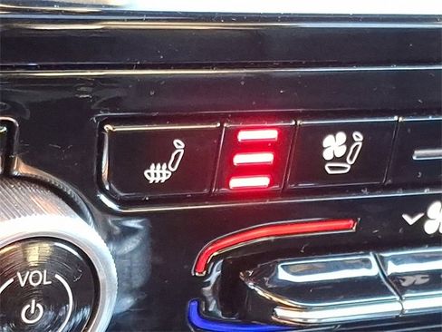 Used 2022 Jeep Grand Cherokee Overland w/ Luxury Tech Group IV image 26