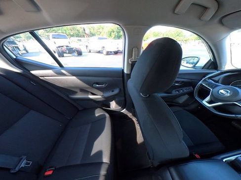 Used 2022 Nissan Sentra SV FWD image 34