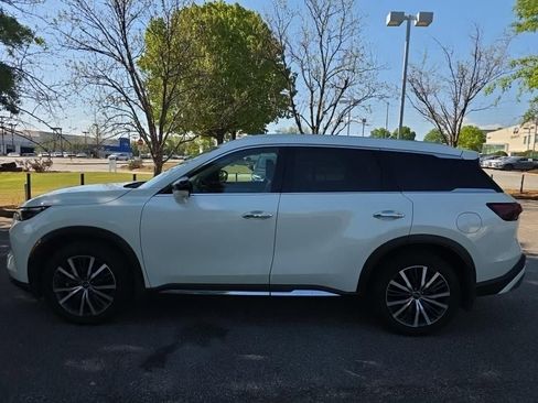 Used 2023 INFINITI QX60 Sensory w/ Vision Package image 2