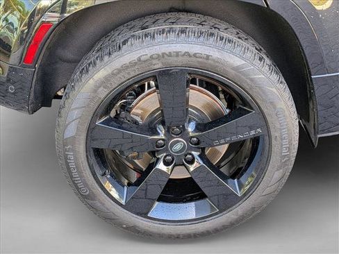 Used 2023 Land Rover Defender 110 V8 image 21