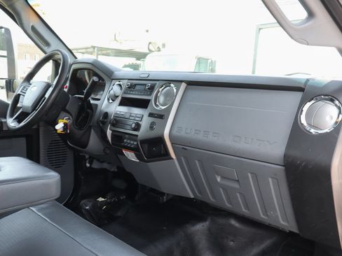 Used 2023 Ford F650 2WD Regular Cab Super Duty image 33