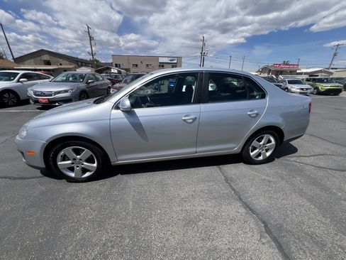 Used 2008 Volkswagen Jetta SE FWD image 4