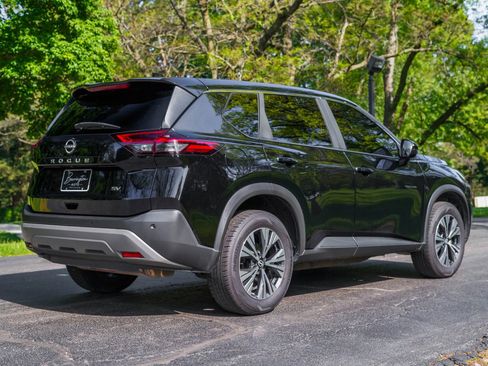 Used 2022 Nissan Rogue SV FWD image 5