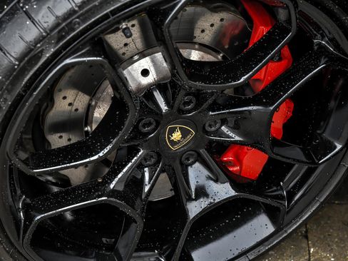 Used 2018 Lamborghini Huracan LP 580-2 image 13