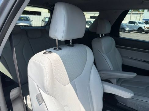 Used 2024 Hyundai Palisade SEL FWD image 32