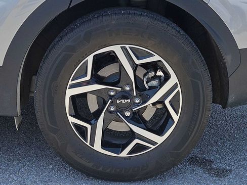 Certified 2025 Kia Sportage LX FWD image 14