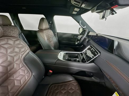 New 2026 Nissan Armada Platinum w/ Accent Package AWD/4WD image 37