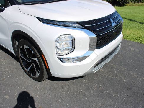 Used 2024 Mitsubishi Outlander SEL AWD/4WD image 4