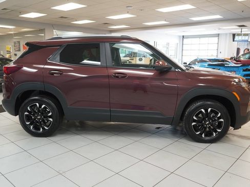 Used 2023 Chevrolet TrailBlazer LT w/ Convenience Package AWD/4WD image 12