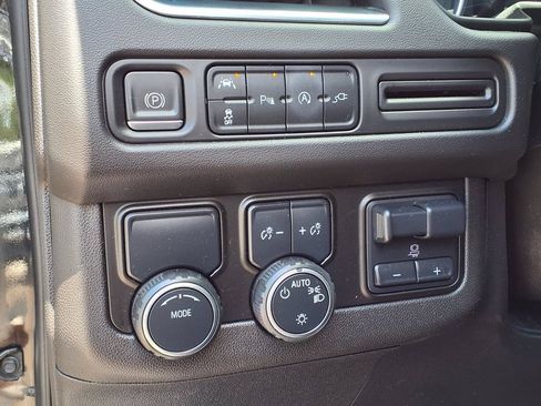 Used 2021 Chevrolet Tahoe RST w/ Luxury Package RWD image 35
