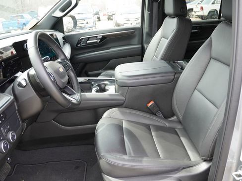 Used 2025 Chevrolet Tahoe LT image 4