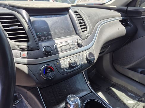 Used 2017 Chevrolet Impala LT FWD image 11