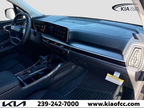 New 2026 Kia Sorento LX FWD image 12