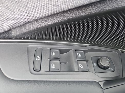 New 2026 Volkswagen Tiguan S image 13