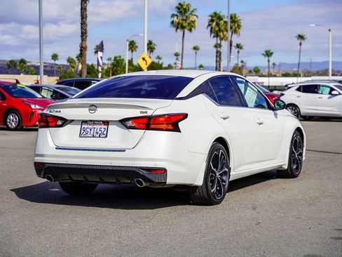 Used 2023 Nissan Altima 2.5 SR w/ SR Premium Package image 7