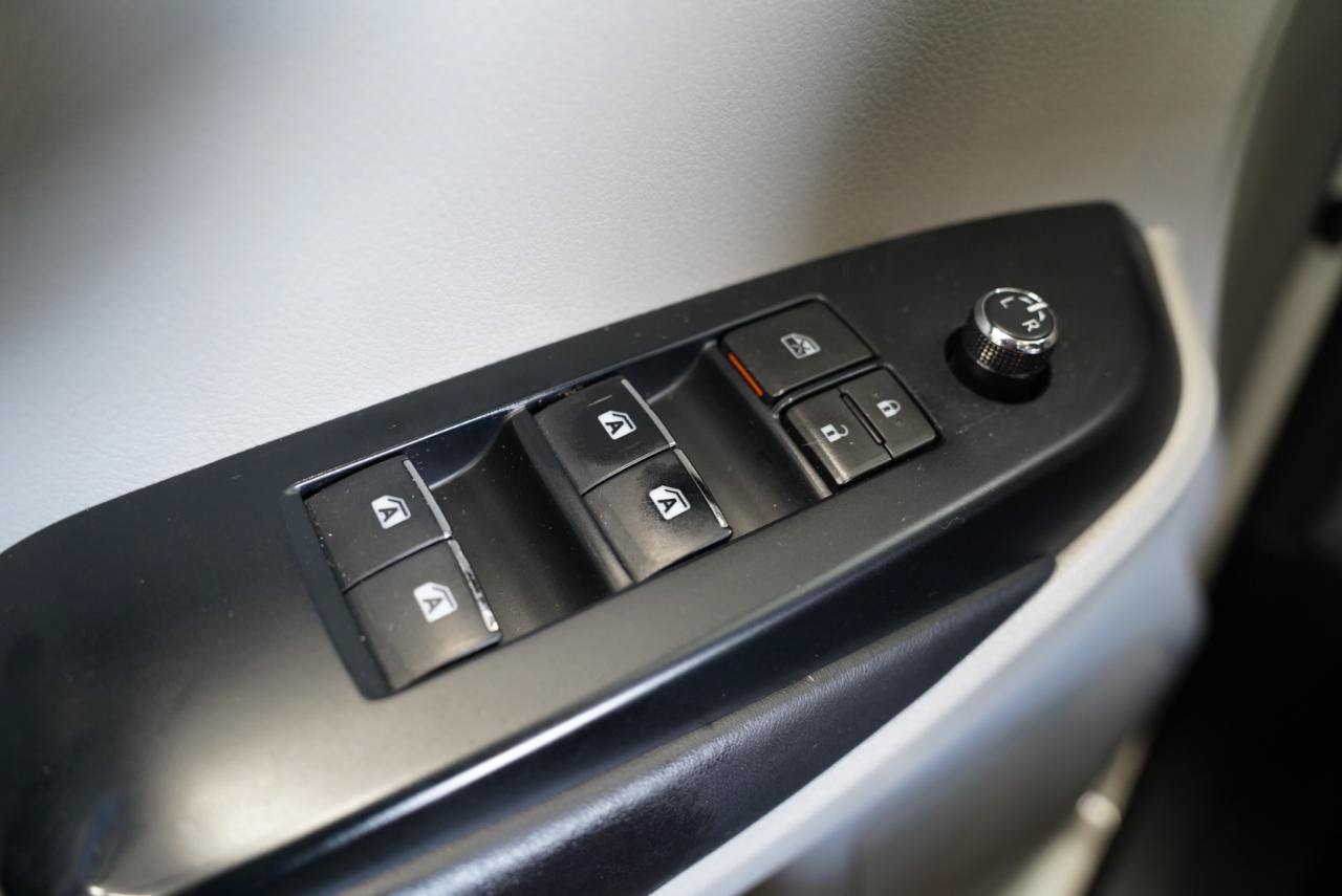 Used 2017 Toyota Highlander Limited FWD image 27