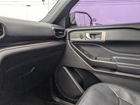 Used 2020 Ford Explorer Limited image 33