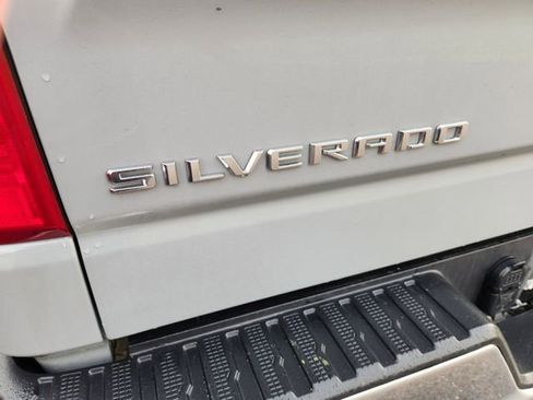 Used 2024 Chevrolet Silverado 1500 LT image 8