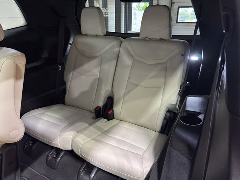 Used 2024 Cadillac XT6 Sport w/ Technology Package AWD/4WD image 12