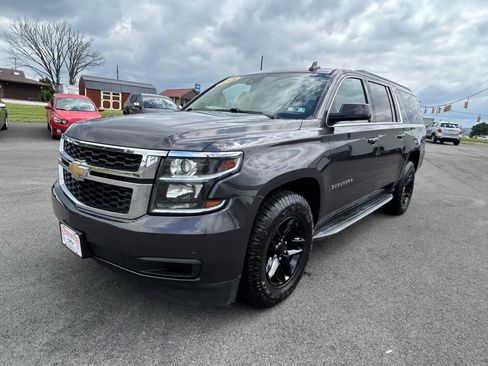 Used 2018 Chevrolet Suburban LT AWD/4WD image 2