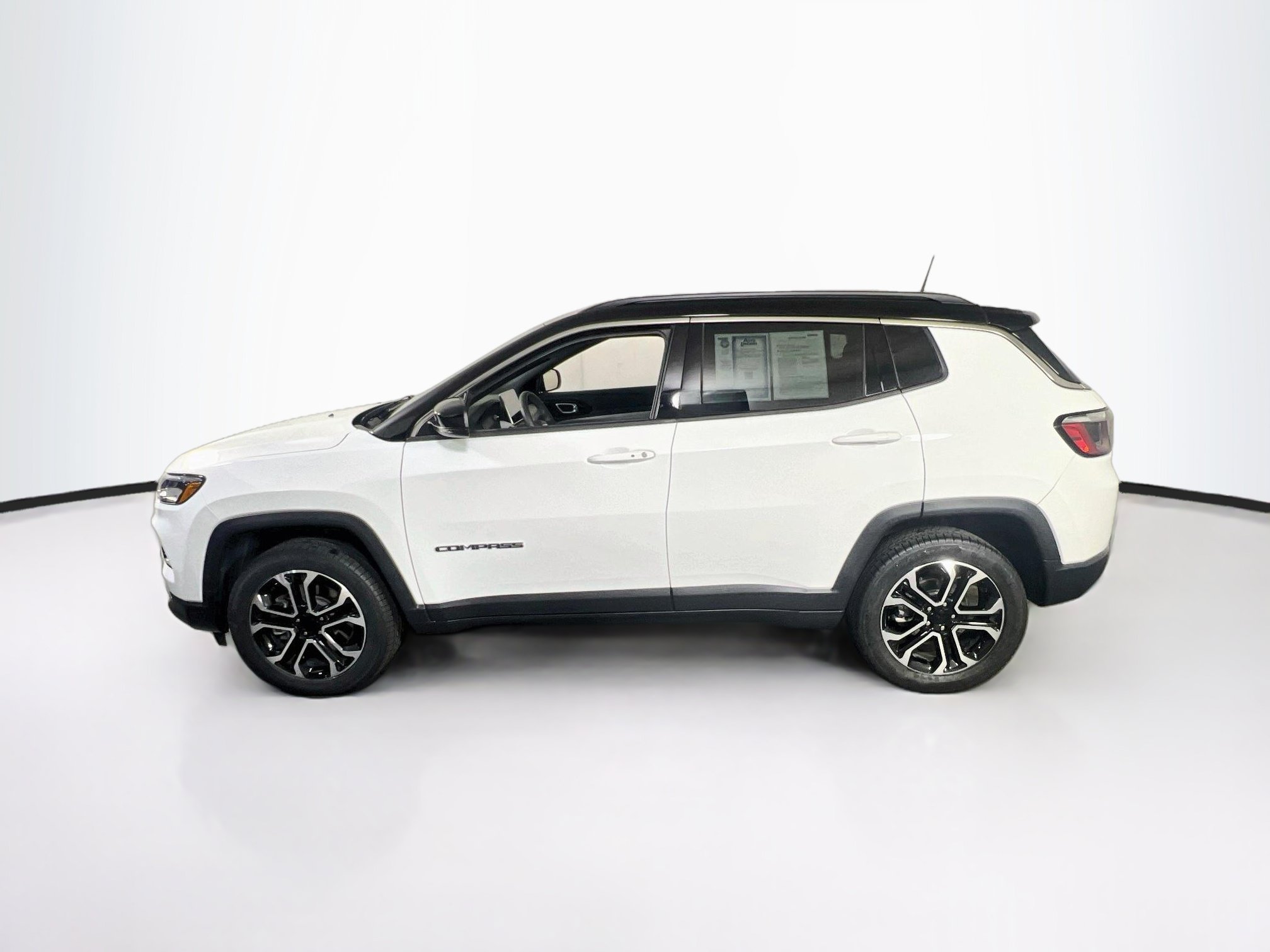 Used 2023 Jeep Compass Limited w/ Sun and Sound Group AWD/4WD image 8