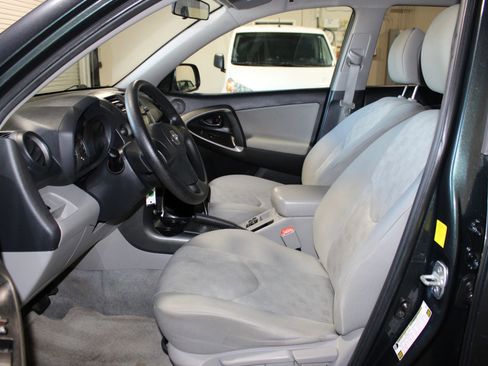 Used 2011 Toyota RAV4 2WD w/ Base L4 Extra Value Pkg image 9