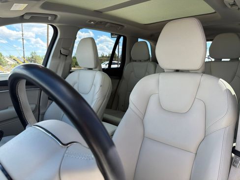 Used 2023 Volvo XC90 B6 Plus AWD/4WD image 19