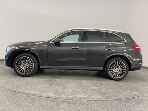 Used 2026 Mercedes-Benz GLC 300 4MATIC image 2