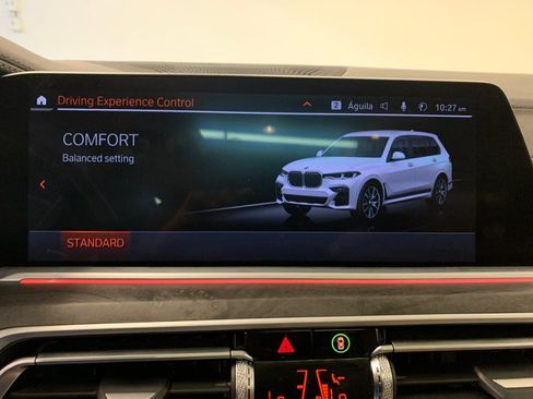 Used 2022 BMW X7 xDrive40i w/ M Sport Package AWD/4WD image 32