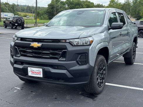 Used 2025 Chevrolet Colorado W/T w/ WT Custom Package AWD/4WD image 8