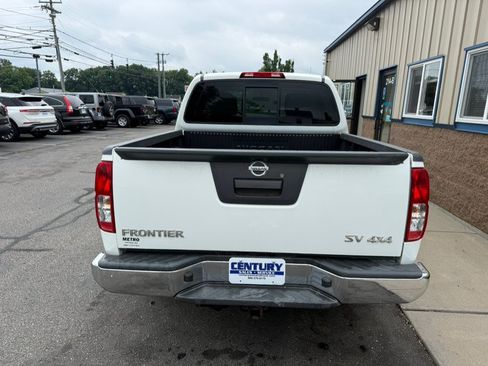 Used 2016 Nissan Frontier SV AWD/4WD image 4