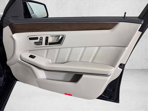 Used 2016 Mercedes-Benz E 350 4MATIC Wagon image 16