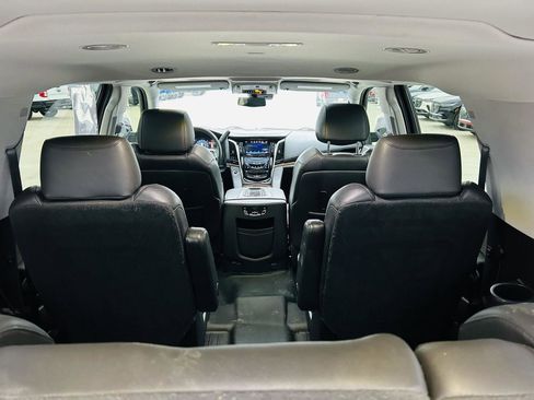 Used 2020 Cadillac Escalade ESV Luxury image 33