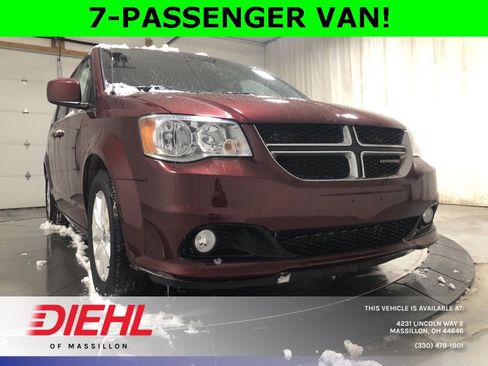 Used 2018 Dodge Grand Caravan SXT image 1