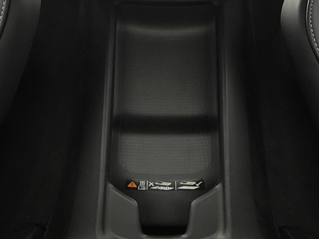 Used 2022 Chevrolet Corvette Stingray Premium Conv w/ Z51 Performance Package RWD image 13