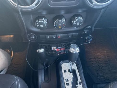 Used 2015 Jeep Wrangler Unlimited Sahara w/ Connectivity Group image 13