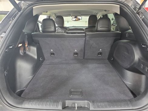 Used 2019 Jeep Cherokee Limited image 12