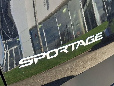 Used 2023 Kia Sportage LX image 30