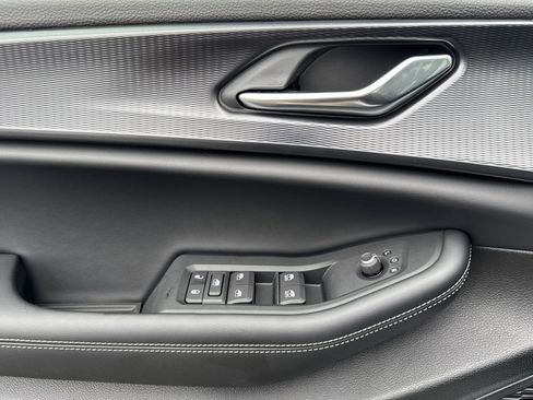 New 2025 Jeep Grand Cherokee Laredo image 13