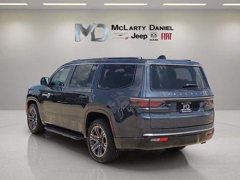Used 2024 Jeep Wagoneer Series II w/ Flexible Seating Group AWD/4WD image 4
