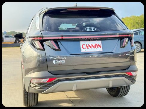Used 2024 Hyundai Tucson Limited image 16