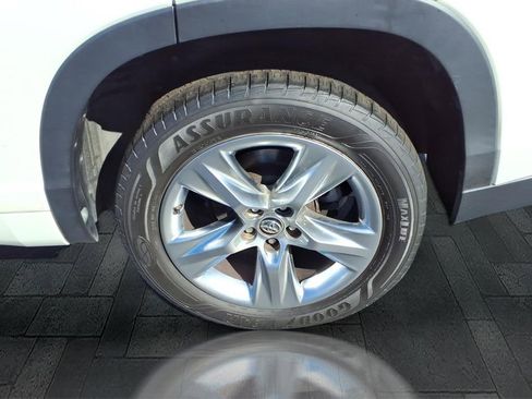 Used 2016 Toyota Highlander Limited image 11