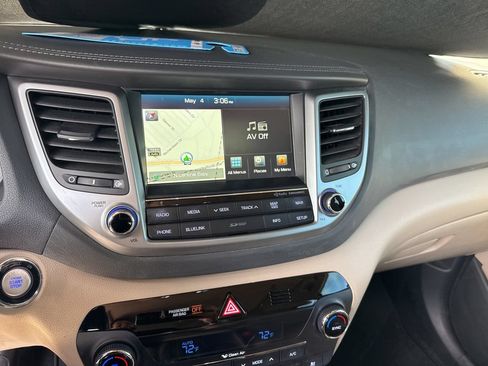 Used 2016 Hyundai Tucson Limited w/ Option Group 03 FWD image 13
