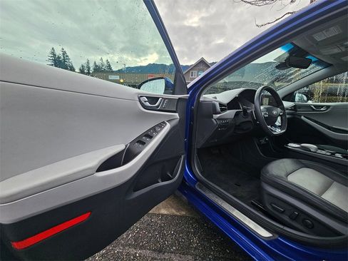 Used 2020 Hyundai Ioniq Limited image 21