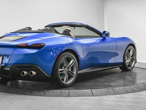 Used 2025 Ferrari Roma Spider image 9