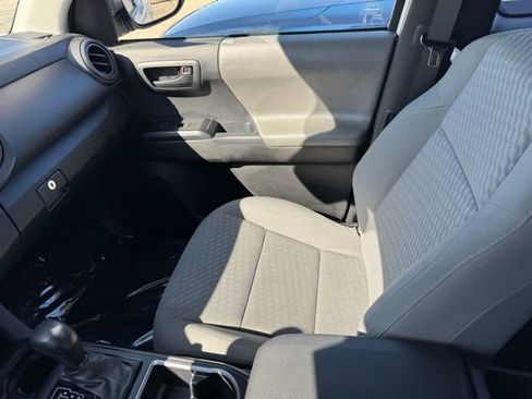 Used 2022 Toyota Tacoma SR image 16