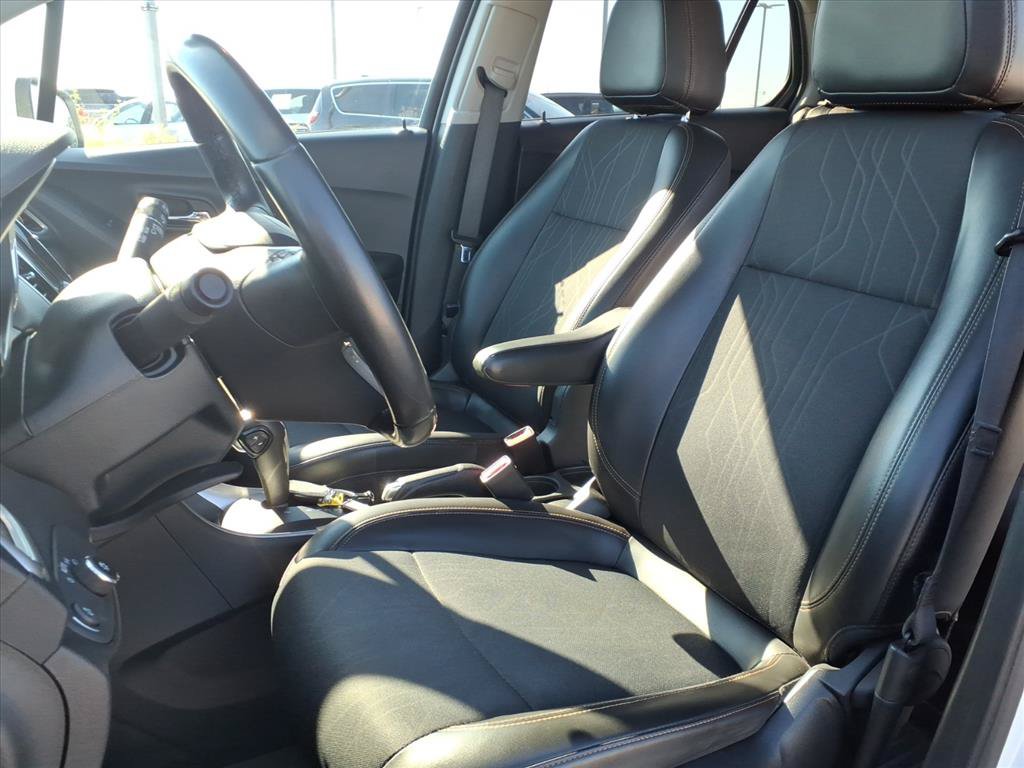 Used 2021 Chevrolet Trax LT w/ Driver Confidence Package AWD/4WD image 23
