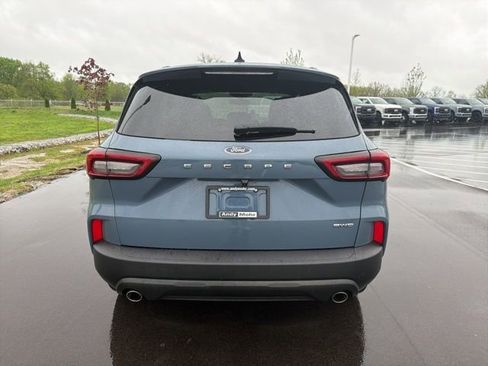 Used 2025 Ford Escape ST-Line Select image 9